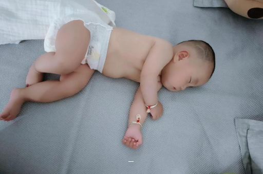 长沙供卵代怀宝宝先长上牙还是下牙